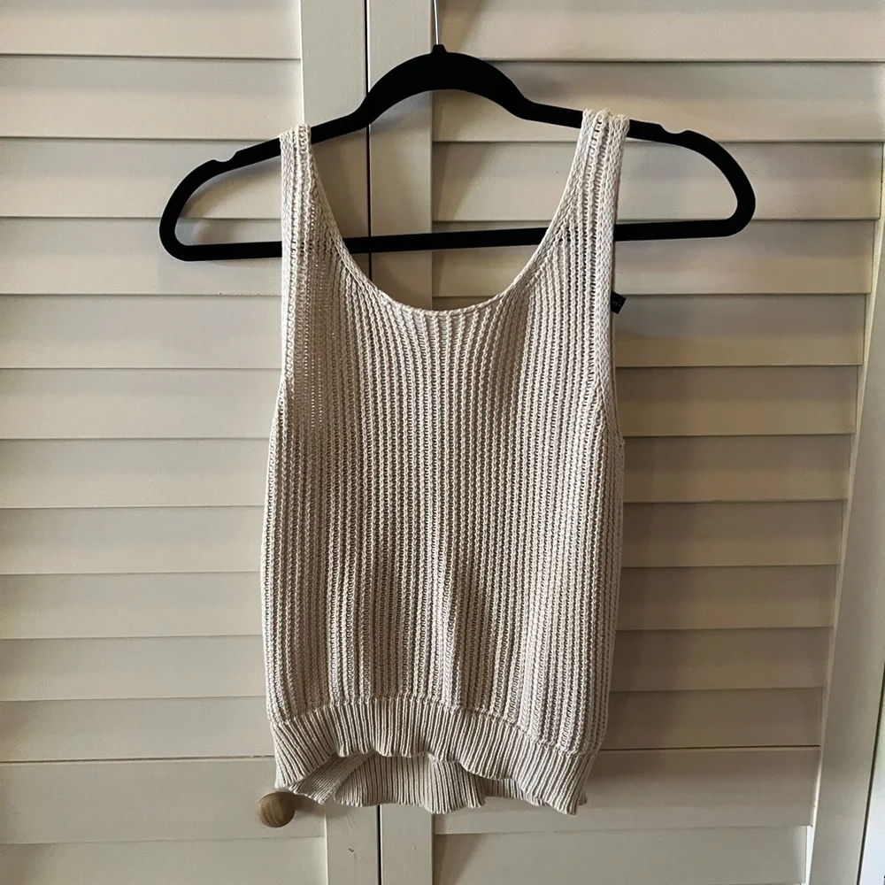 Top - Picture 2 of 3